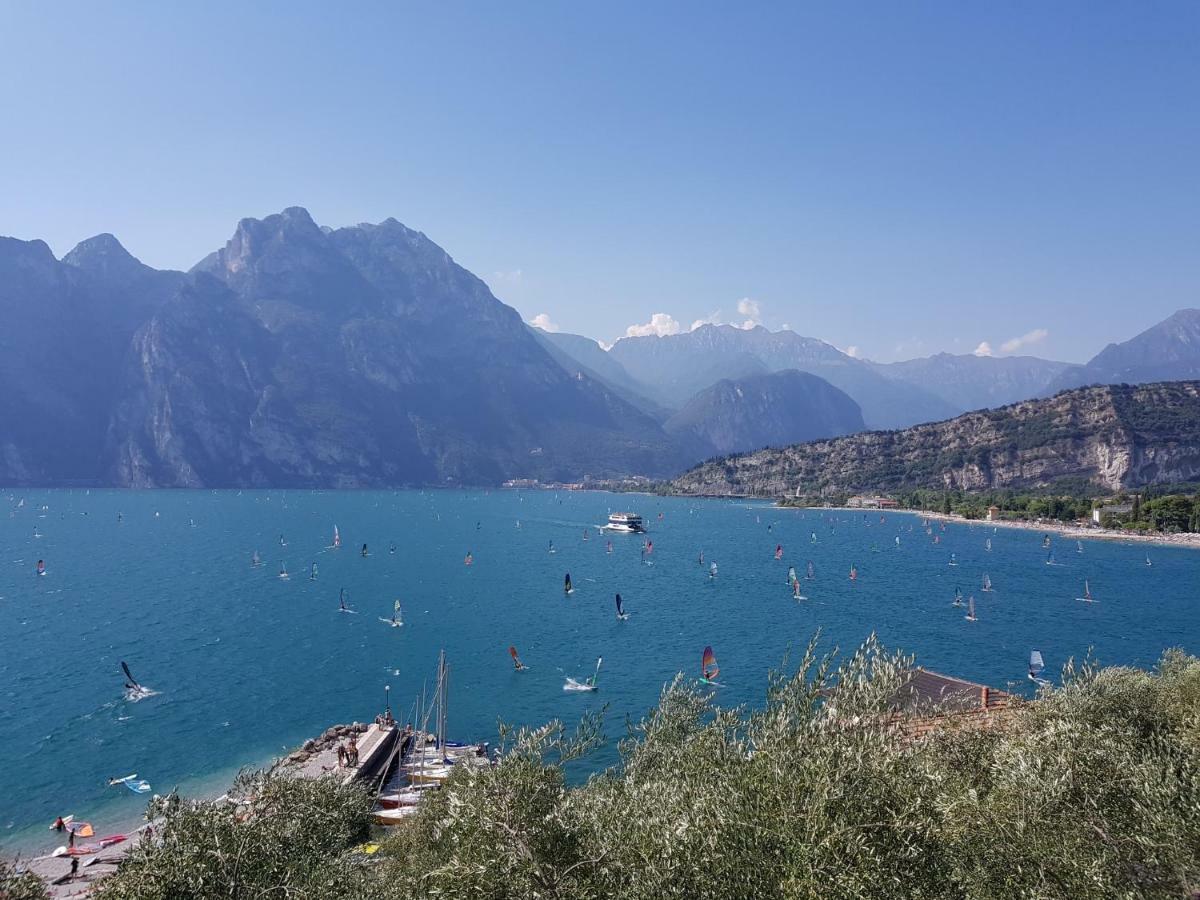 Torbole Lake Front Torbole Sul Garda Esterno foto