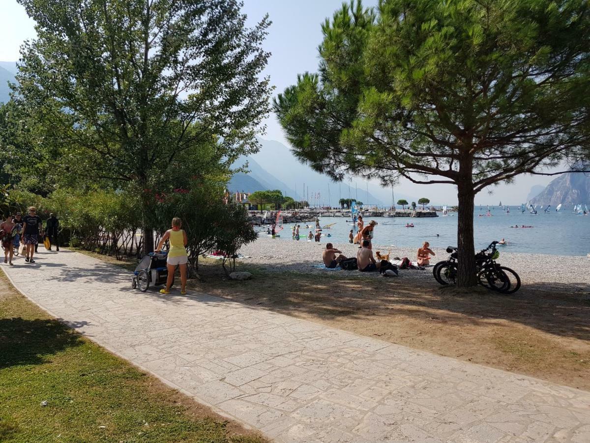 Torbole Lake Front Torbole Sul Garda Esterno foto